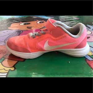 Girls Nike Revolution 3